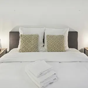 Superbe 2 Pièces Au Cœur Du Xvième Couette-café